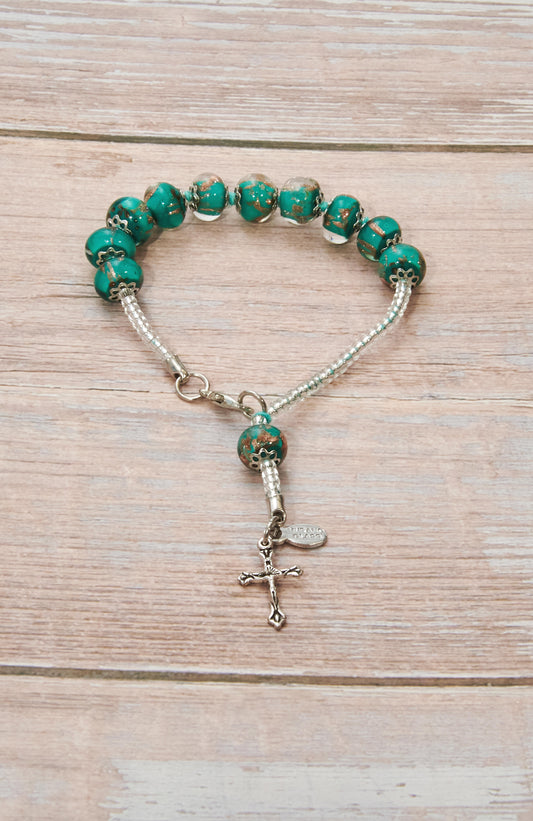 BDS1-Bracciale Decina in Vetro di Murano garantito, realizzato interamente a mano con 10 Perle da 8 mm lungo 19,5 cm - Silver (Avventurina Pasta 218 Verde Oro)