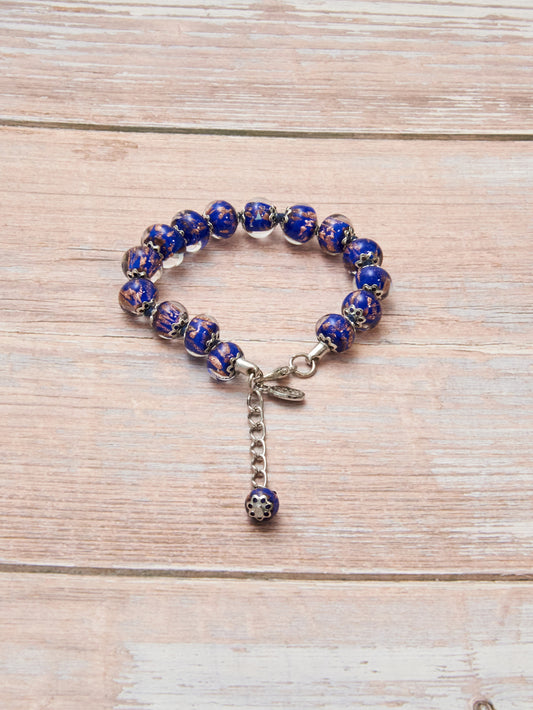 BRS1-Bracciale in Vetro di Murano garantito, realizzato interamente a mano con 15 Perle da 8 mm lungo 18,5 cm - Silver (Avventurina Pasta 242 Blu Scuro)